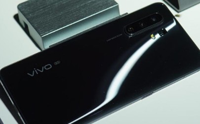 Can Vivox30 use 4G card to play games